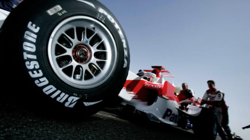 картинка Bridgestone подтвердила статус эксклюзивного партнера Формулы E по шинам с сезона 2026/27. от Свежаяшина.рф