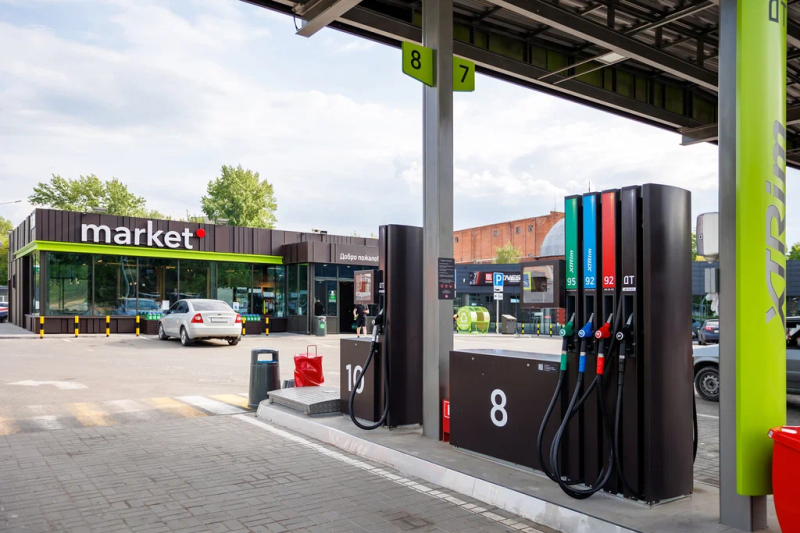 картинка НА АЗС РАССЕКРЕТИЛИ, ДЕЙСТВИТЕЛЬНО ЛИ БЕНЗИН В РОССИИ ХУЖЕ ЗАРУБЕЖНОГО от Свежаяшина.рф