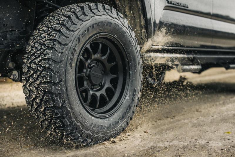 картинка BFGoodrich отметил 50-летие своей первой вседорожной шины Radial All-Terrain T/A от Свежаяшина.рф