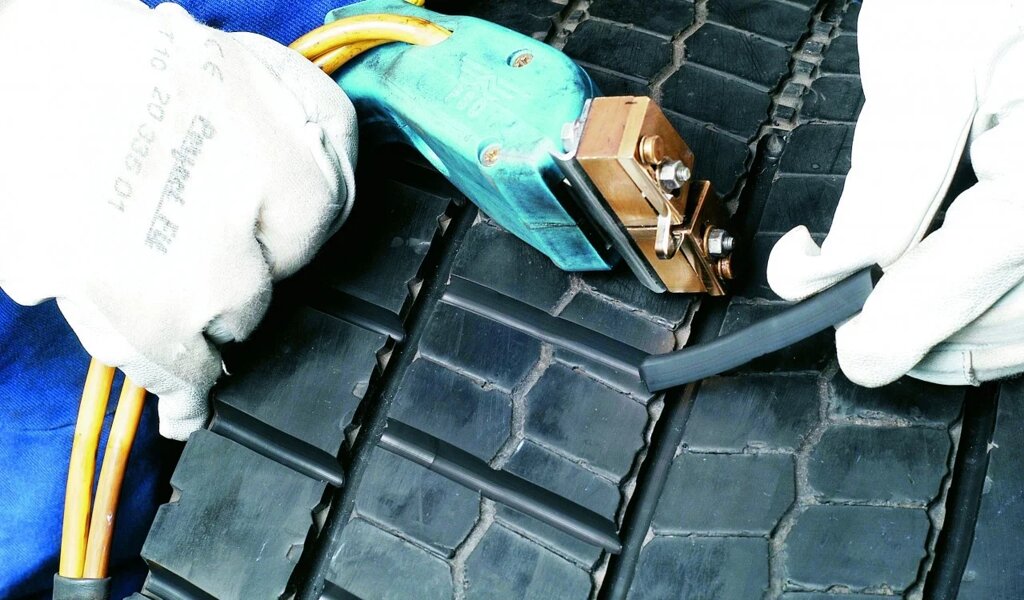 картинка NAZCA от Michelin автоматизирует процесс нарезки протектора от шинного центра Свежаяшина.рф в СПб картинка NAZCA от Michelin автоматизирует процесс нарезки протектора от Свежаяшина.рф